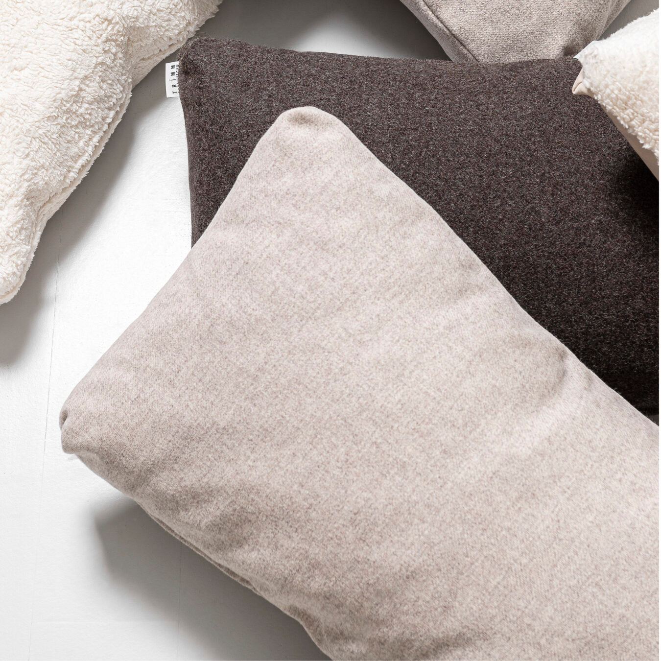 Large Wolle Cushion