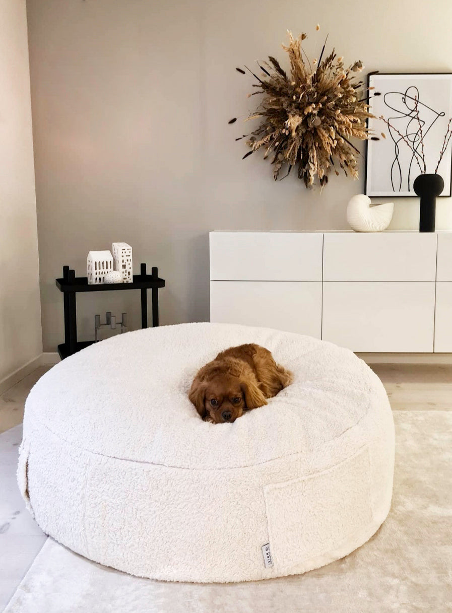 Full Moon Teddy Pouf